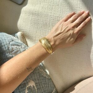Elegant Gold Feather Bracelet